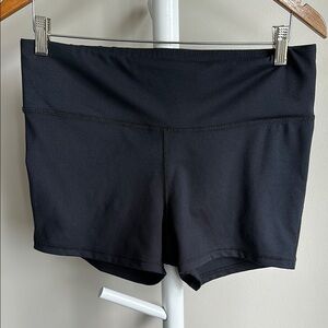 Amazon Essentials Black Studio Sculpt Yoga Women's Shorts Large